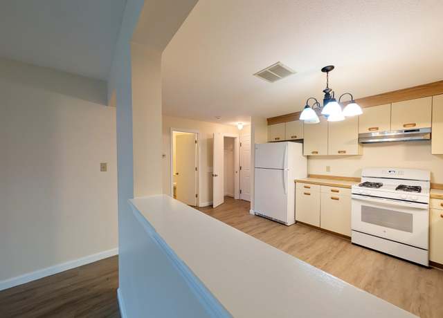 Property at 3 Roedean Dr #103, Nashua, NH 03063, 1 bed, 1 bath