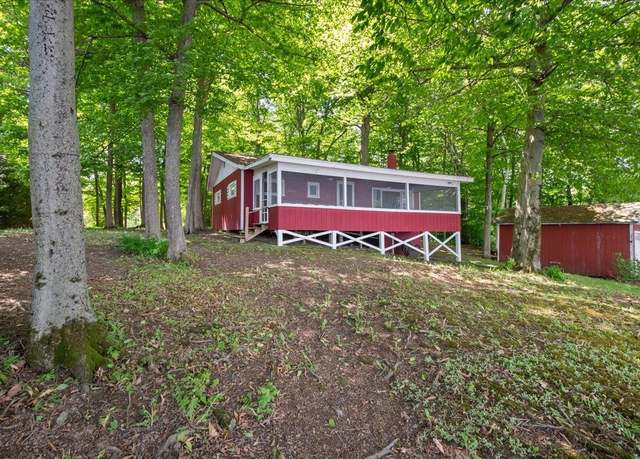Property at 698 Savage Point Rd, North Hero, VT 05474, 3 beds, 1 bath