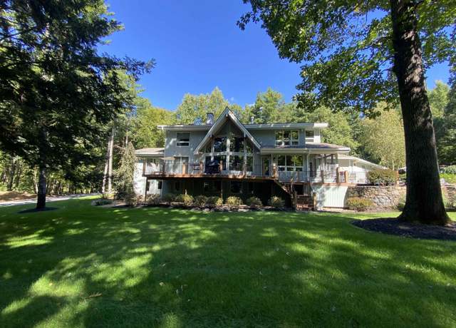 Property at 48 N Pepperell Rd, Hollis, NH 03049, 3 beds, 5 baths