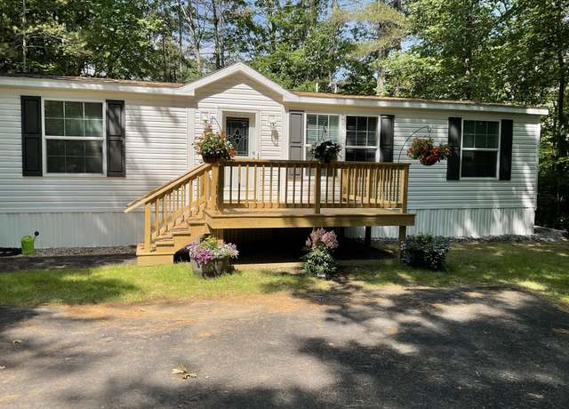 Property at 10 Granite Ln, Wolfeboro, NH 03894, 3 beds, 2 baths