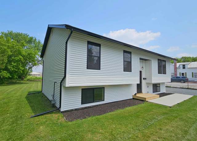Property at 181 Pearl St, St. Albans City, VT 05478, 3 beds, 1 bath