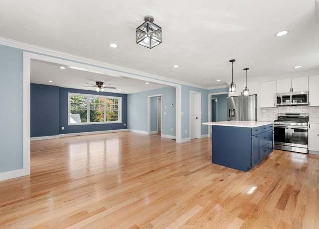 Property at 9 Michelle Dr, Nashua, NH 03062, 4 beds, 2.5 baths