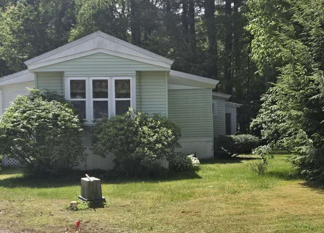 Property at 18 Queens Ln, Epsom, NH 03234, 3 beds, 2 baths