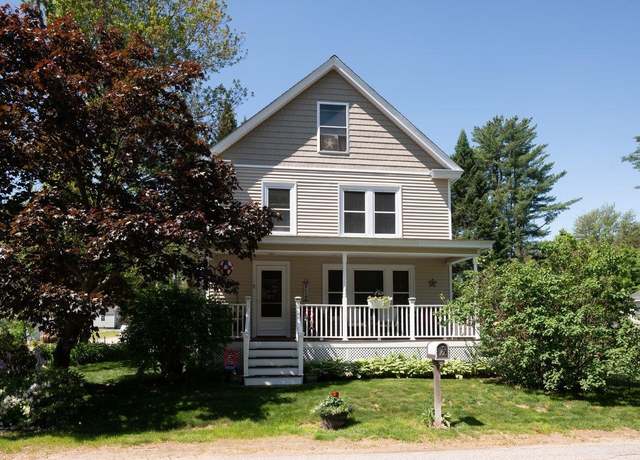 Property at 7 Waverly St, Rochester, NH 03867, 3 beds, 1 bath