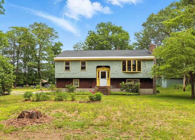 Property at 8 Bigs Ln, Seabrook, NH 03874, 3 beds, 1.5 baths
