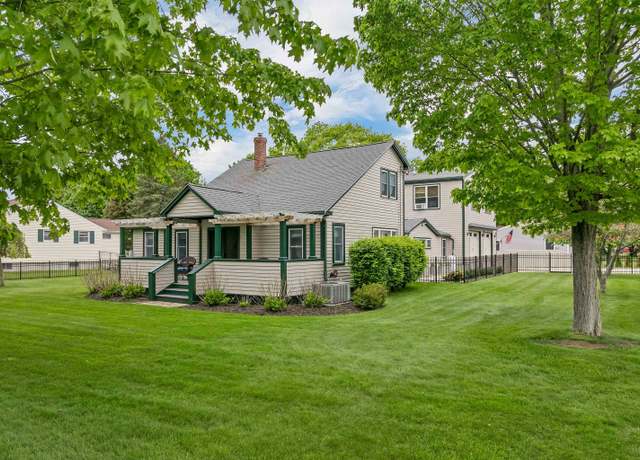 Property at 163 Ocean Rd, Portsmouth, NH 03801, 4 beds, 2.5 baths
