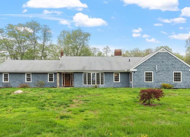 Property at 134 Emerson Ave, Hampstead, NH 03841, 3 beds, 2.5 baths