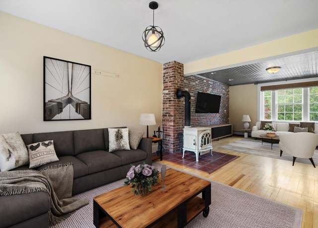Property at 647 Canal St, Manchester, NH 03101, 3 beds, 1.5 baths