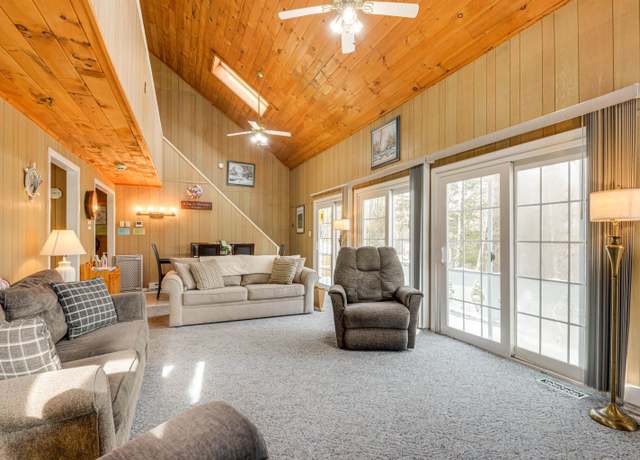 Property at 42 View Rd, Wilmington, VT 05363, 4 beds, 2 baths