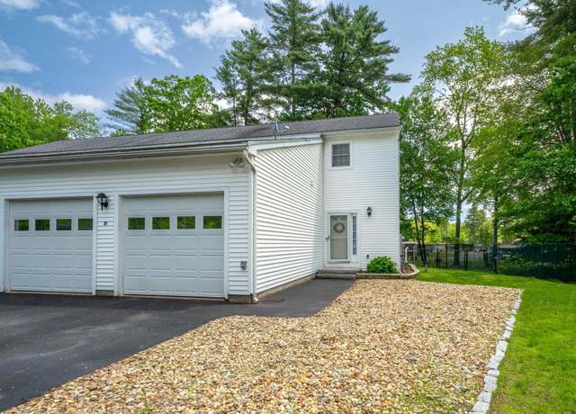 Property at 51 Bog Rd Unit A, Concord, NH 03303, 2 beds, 2.5 baths