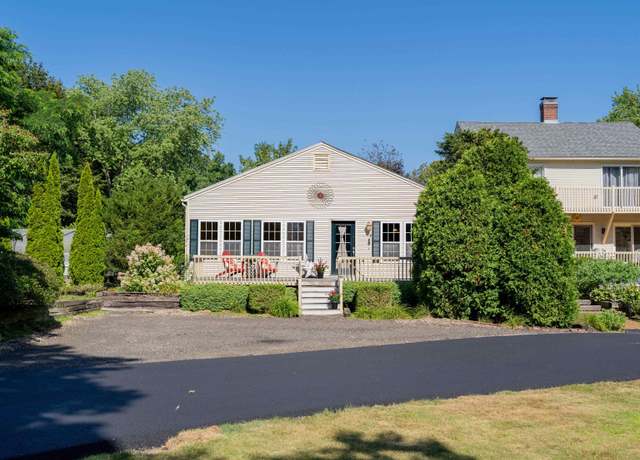 Property at 8 Prince Ave #2, Kittery, ME 03904, 2 beds, 2 baths