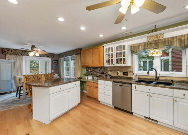 Property at 2761 Lake Shore Rd #20, Gilford, NH 03249, 3 beds, 2.5 baths