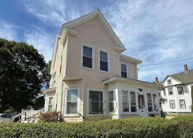 Property at 51 Chestnut St, Rochester, NH 03867, 2 beds, 2 baths