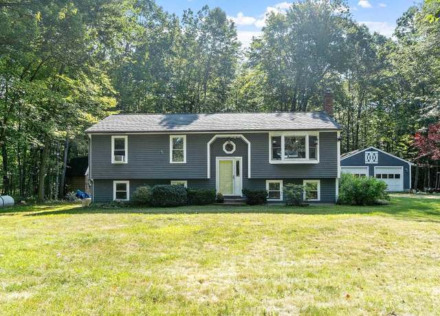 Property at 2 Blackberry Ln, Raymond, NH 03077, 2 beds, 1.5 baths