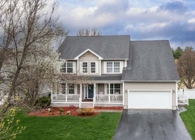 Property at 77 Bower St, South Burlington, VT 05403, 4 beds, 2.5 baths