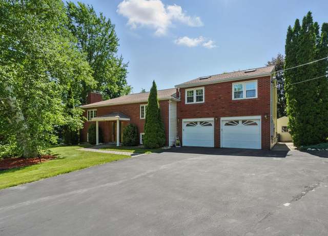 Property at 14 Johns Dr, Hooksett, NH 03106, 4 beds, 3 baths