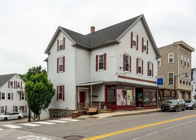 Property at 141 Main St, Newmarket, NH 03857, 3 baths
