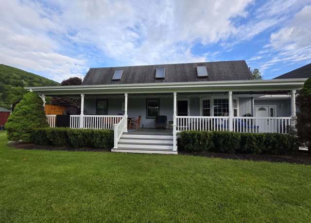 Property at 434 Dickinson Dr, Northfield, VT 05664, 3 beds, 2 baths