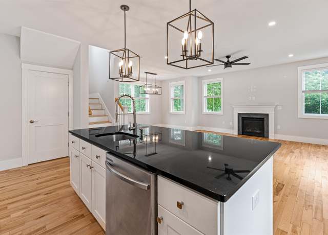 Property at 148 Mast Rd, Dover, NH 03820, 2 beds, 1.5 baths