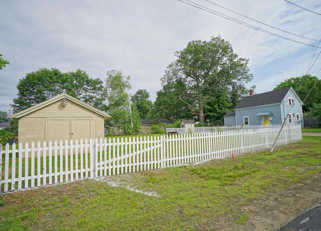 Property at 13 Lindsay Ct, Laconia, NH 03246, 2 beds, 1.5 baths