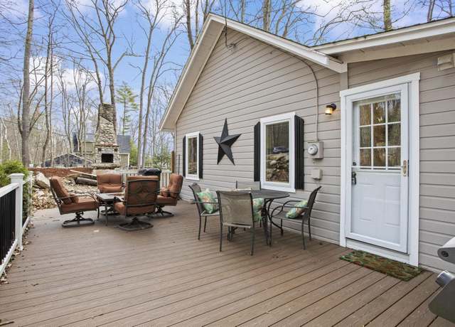 Property at 12 2nd St, Windham, NH 03087, 2 beds, 1 bath