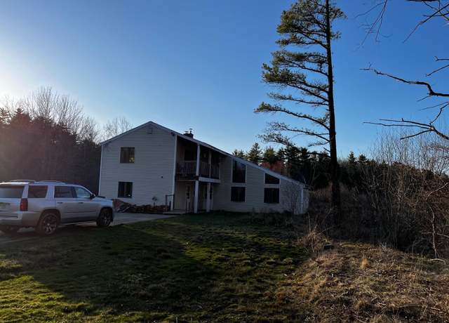 Property at 133 Stratham Heights Rd, Stratham, NH 03885, 3 beds, 2.5 baths
