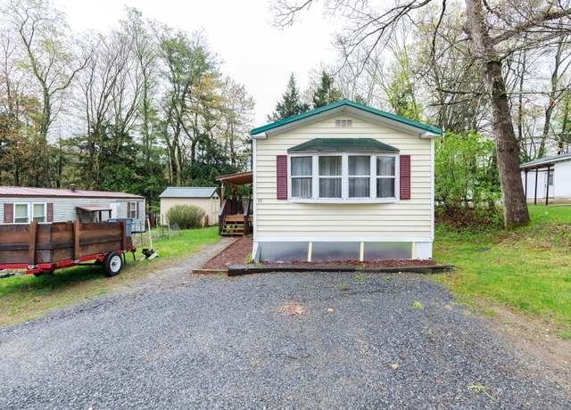 Property at 62 Diana Dr, Swanzey, NH 03446, 2 beds, 3 baths