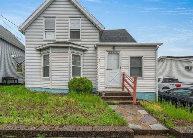 Property at 952 Somerville St, Manchester, NH 03103, 6 beds, 3 baths