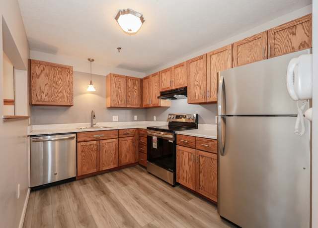 Property at 300 Candlewood Park #12, Nashua, NH 03062, 2 beds, 1 bath
