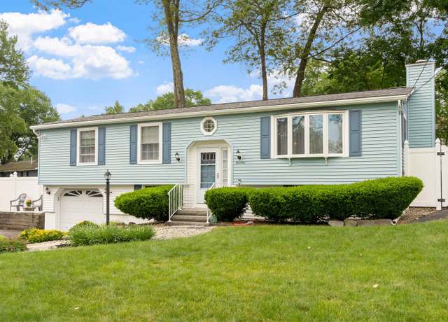 Property at 14 Doncaster Dr, Nashua, NH 03062, 3 beds, 1.5 baths