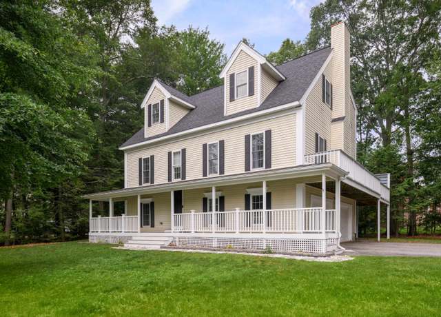 Property at 4 Autumn Way, Seabrook, NH 03844, 3 beds, 2.5 baths