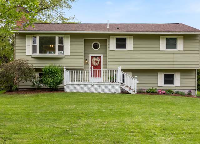 Property at 82 Stirrup Cir, Williston, VT 05495, 4 beds, 1.5 baths