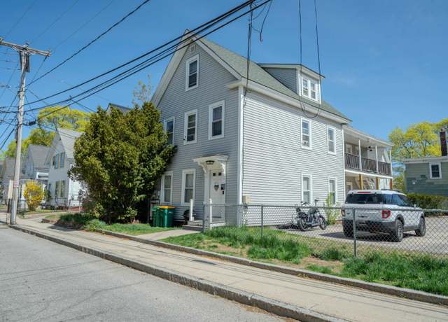 Property at 40 River St, Rochester, NH 03867, 6 beds, 4 baths