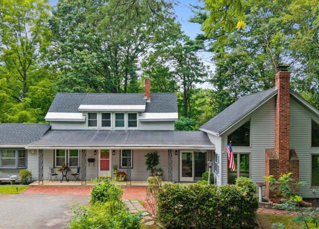 Property at 20 Morse Ave, Nashua, NH 03060, 3 beds, 2 baths