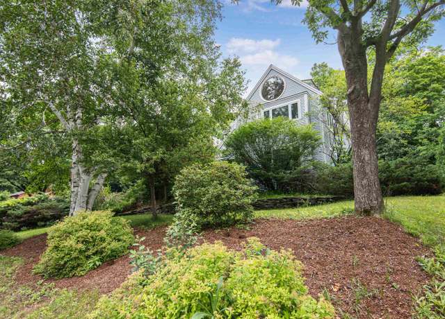 Property at 11 Harbor Ridge Rd, South Burlington, VT 05403, 5 beds, 2.5 baths
