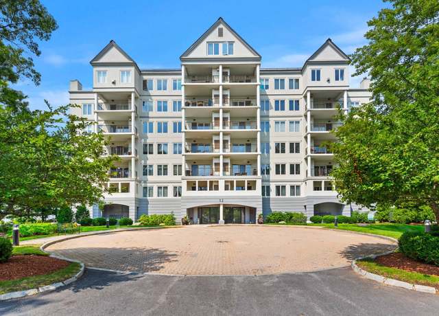 Property at 12 Mountain Laurels Dr #208, Nashua, NH 03062, 1 bed, 1.5 baths