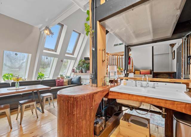 Property at 16 Dimetro Rd #5, Warren, VT 05674, 3 beds, 1 bath