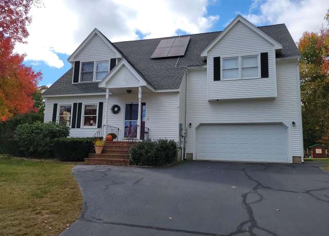 Property at 92 Poplar St, Manchester, NH 03104, 4 beds, 2.5 baths