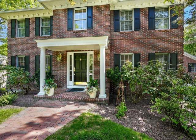 Property at 373 Whitford St, Manchester, NH 03104, 5 beds, 4.5 baths