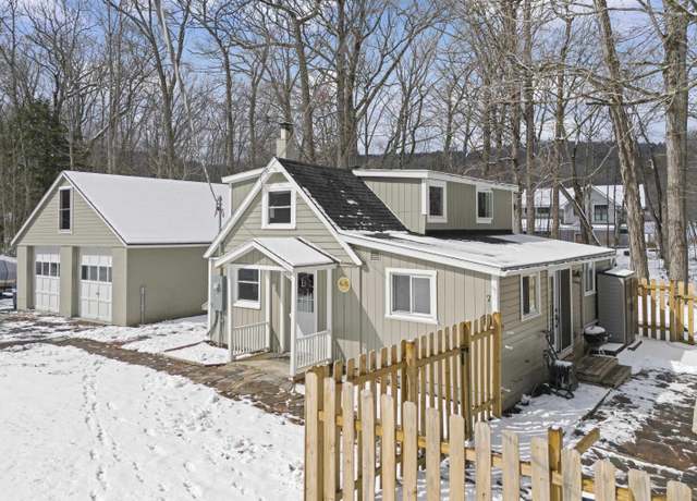 Property at 9 Foster Cir, Enfield, NH 03748, 2 beds, 1 bath