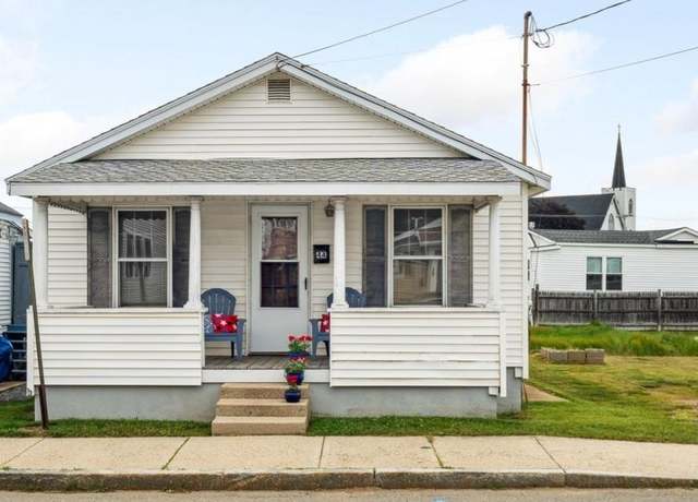Property at 44 Highland Ave, Hampton, NH 03842, 3 beds, 1 bath