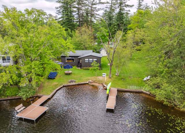 Property at 3-5 Cross St, Windham, NH 03087, 3 beds, 1.5 baths