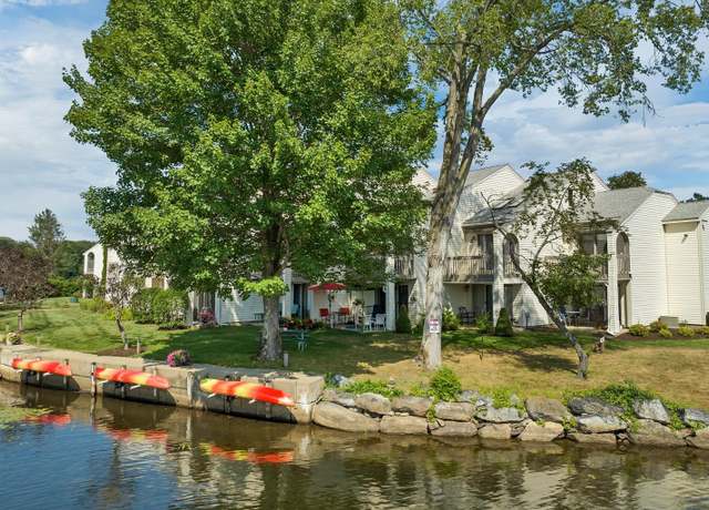 Property at 68 Railroad Ave #3, Wolfeboro, NH 03894-0771, 2 beds, 1.5 baths