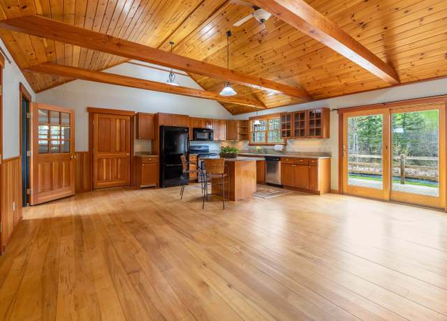 Property at 49 VT RT 12, Pomfret, VT 05053, 3 beds, 3.5 baths