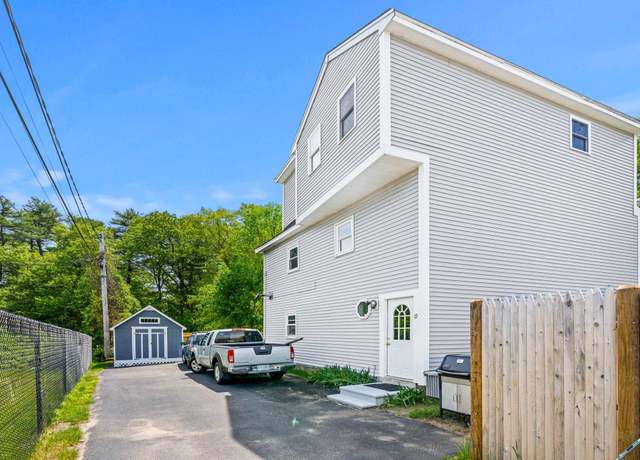 Property at 19 Fowlers Ct, Seabrook, NH 03874, 3 beds, 2 baths