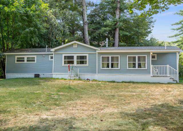Property at 2 Trout Brook Dr, Nashua, NH 03062, 2 beds, 2 baths
