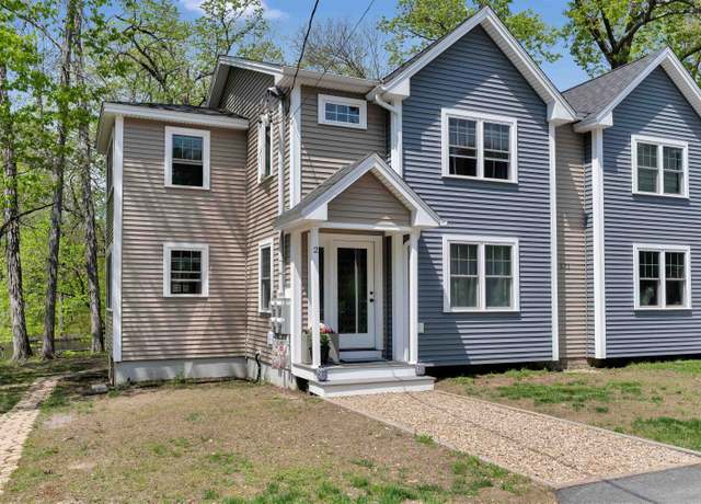 Property at 171 Court St #2, Exeter, NH 03833, 2 beds, 2.5 baths