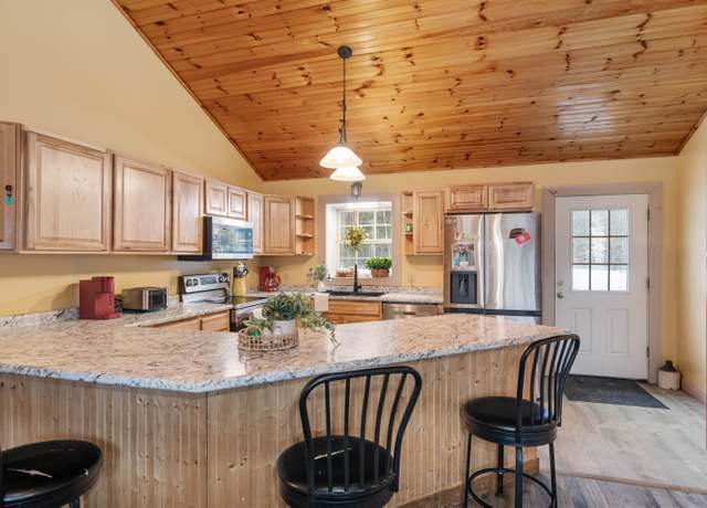 Property at 10 Ash Ln, Eden, VT 05652, 6 beds, 4 baths