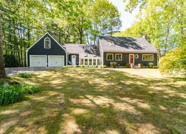 Property at 23 Cedarview Ln, Hampton, NH 03842, 4 beds, 2.5 baths