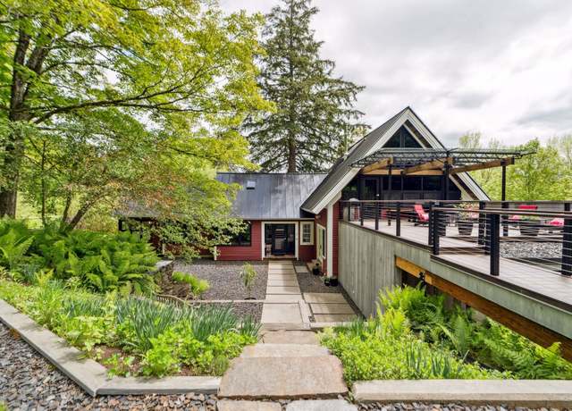 Property at 7 North St, Woodstock, VT 05091, 2 beds, 3 baths